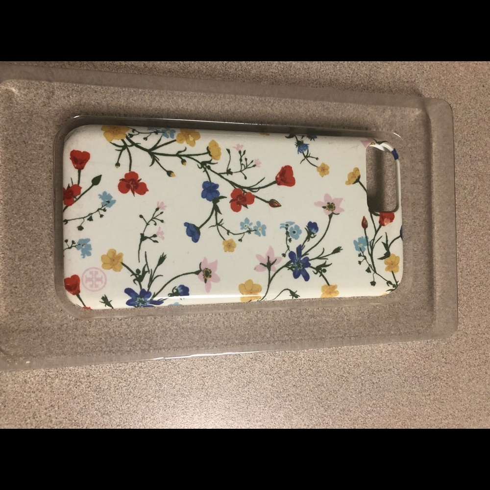 Authentic Tory Burch iPhone 7 hard shell case - Picture 2 of 5